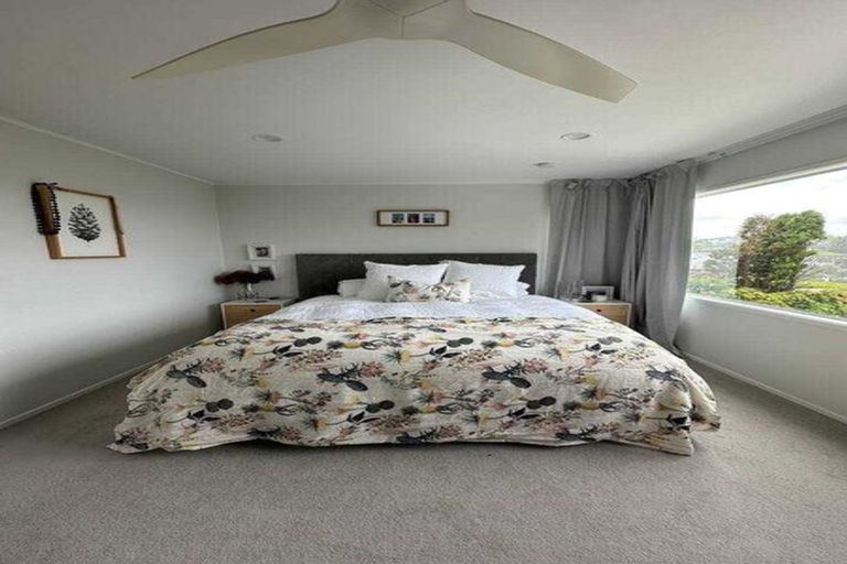 Photo of property in 33 Agincourt Street, Glenfield, Auckland, 0629