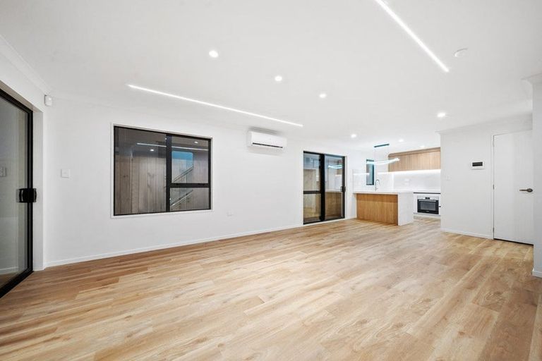 Photo of property in 29c Hywell Place, Manurewa, Auckland, 2102