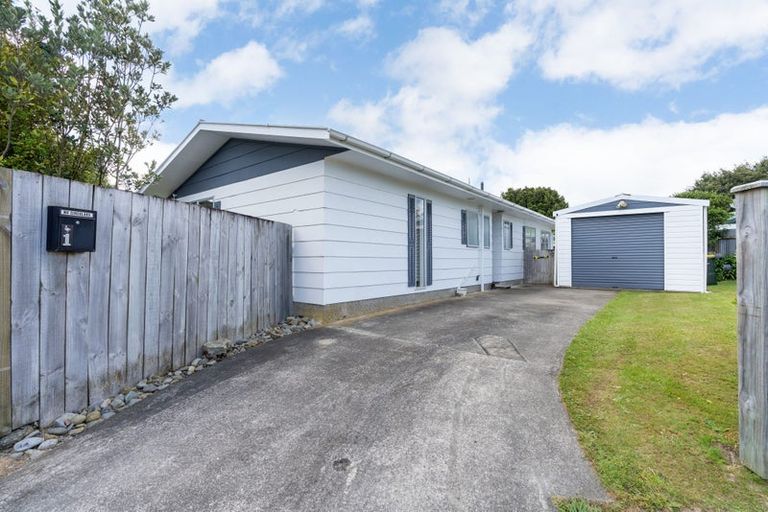 Photo of property in 1 Strathmore Avenue, Levin, 5510
