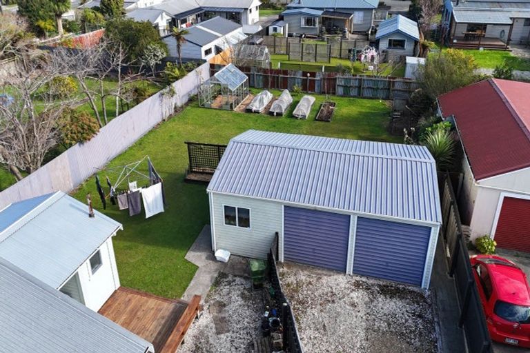 Photo of property in 102 Peel Street, Westport, 7825