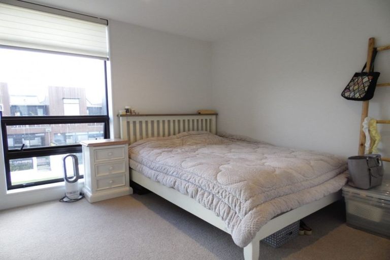 Photo of property in 16 Cochrane Road, Hobsonville, Auckland, 0616