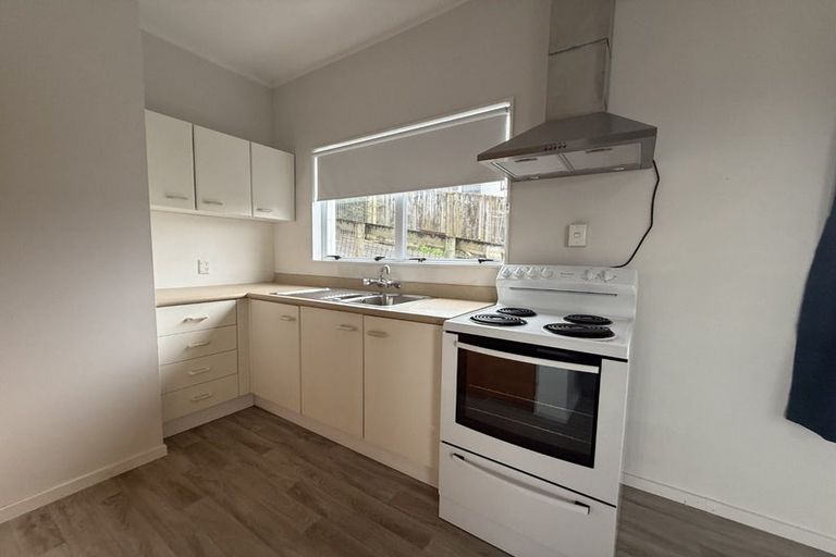 Photo of property in 31 Marellen Drive, Red Beach, 0932