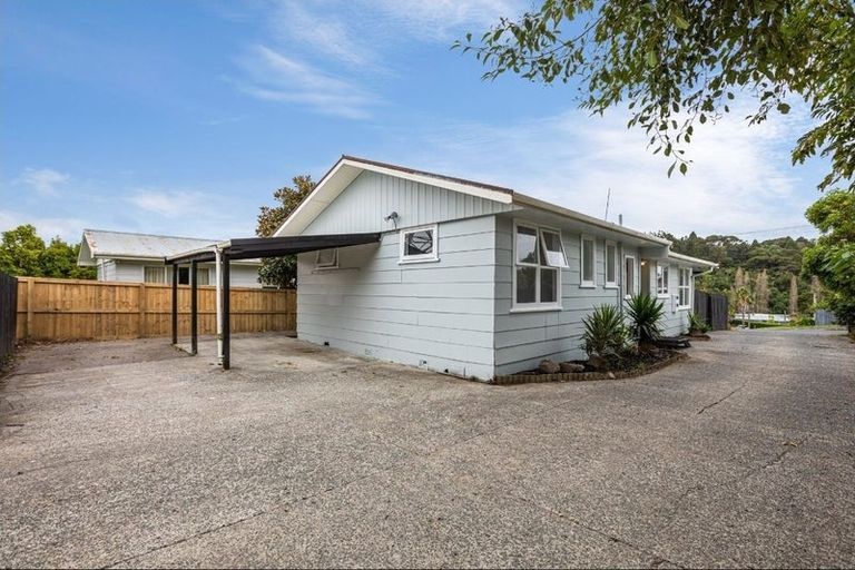 Photo of property in 9 Huruhuru Road, Massey, Auckland, 0614