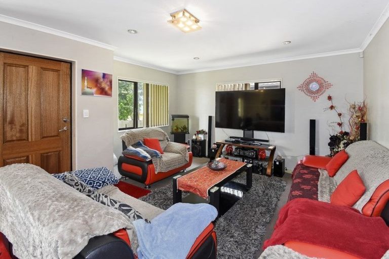 Photo of property in 18a Christmas Road, Manurewa, Auckland, 2102