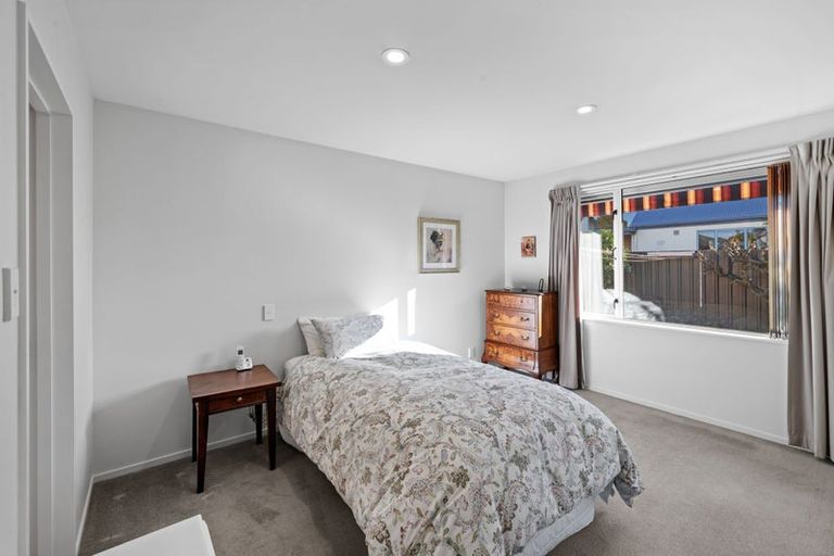 Photo of property in 2/15 Withells Road, Avonhead, Christchurch, 8042