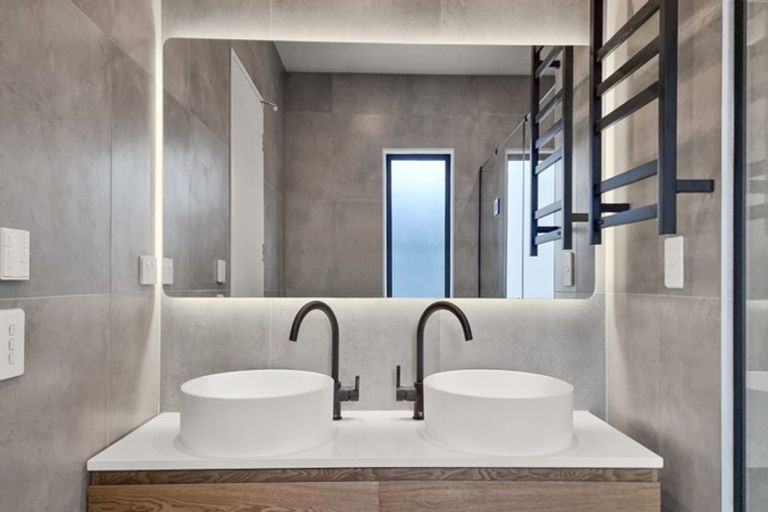 Photo of property in 14 Mina Way, Browns Bay, Auckland, 0630