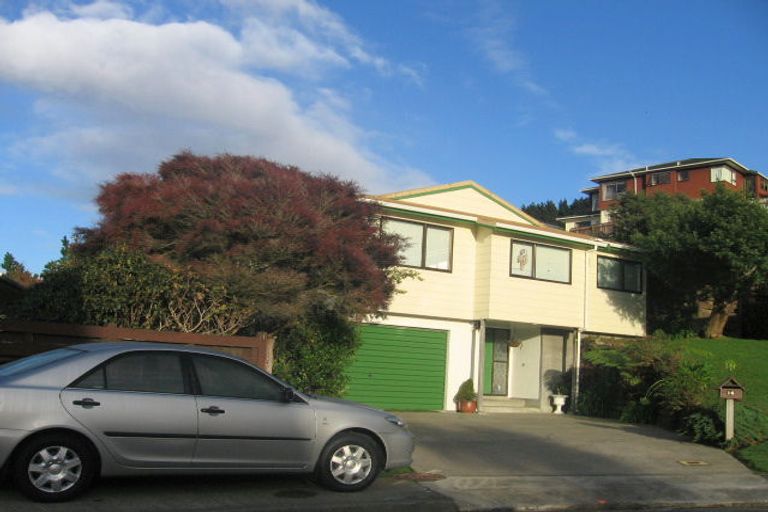 Photo of property in 14 Cullen Place, Tawa, Wellington, 5028