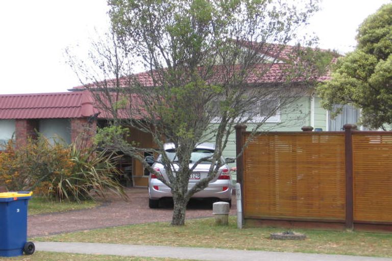 Photo of property in 29 Sartors Avenue, Northcross, Auckland, 0630