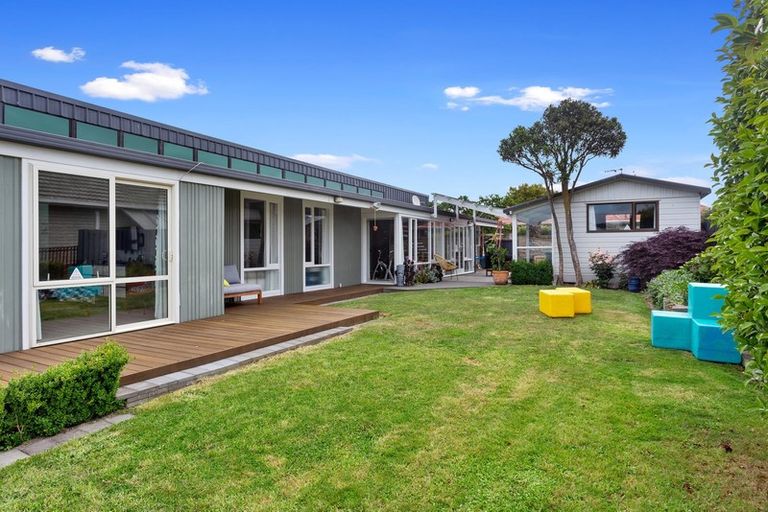 Photo of property in 24 Erin Crescent, Mairehau, Christchurch, 8013