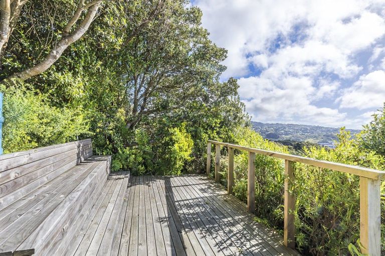 Photo of property in 39 Sutherland Crescent, Melrose, Wellington, 6023