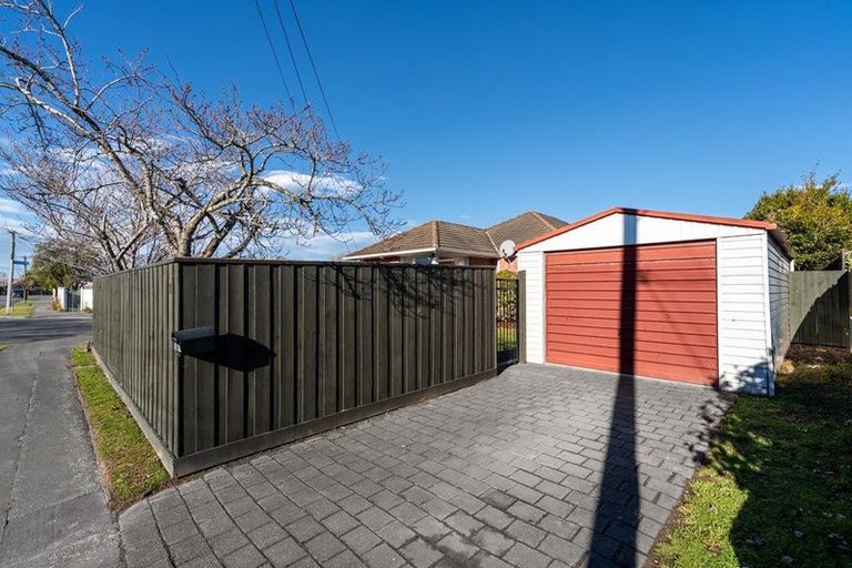 Photo of property in 11 Beatrice Place, Avonhead, Christchurch, 8042