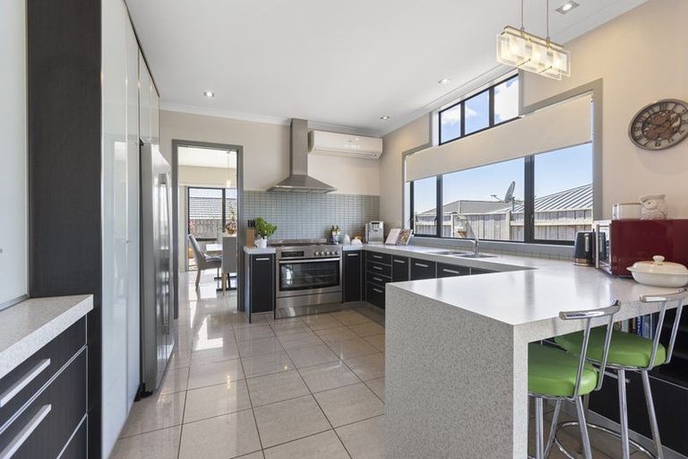 Photo of property in 48 Karamea Street, Whalers Gate, New Plymouth, 4310
