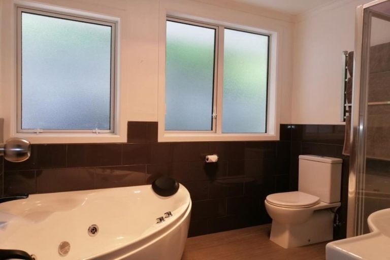 Photo of property in 34 Holborn Drive, Stokes Valley, Lower Hutt, 5019