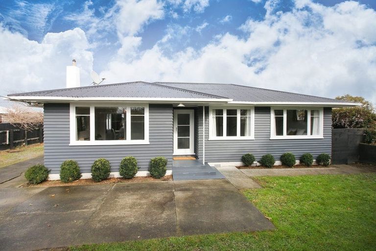 Photo of property in 6 Fox Place, Cloverlea, Palmerston North, 4412