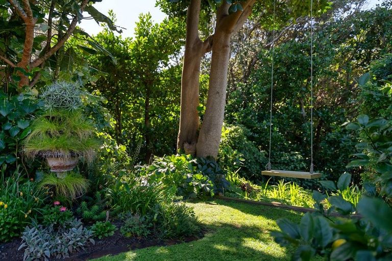 Photo of property in 19 Pingau Street, Paekakariki, 5034