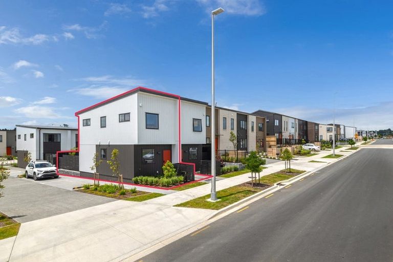 Photo of property in 43 Nga Pona Toru Road, Flat Bush, Auckland, 2019