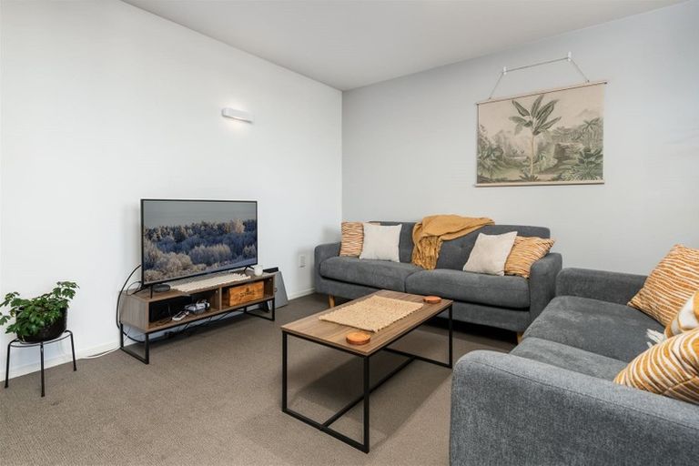 Photo of property in 2-06/424 Maunganui Road, Mount Maunganui, 3116