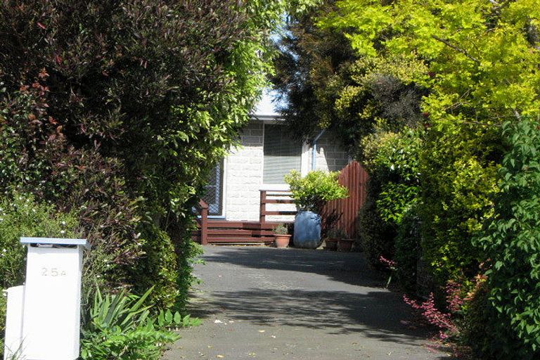 Photo of property in 25a Clipper Place, Redwood, Christchurch, 8051