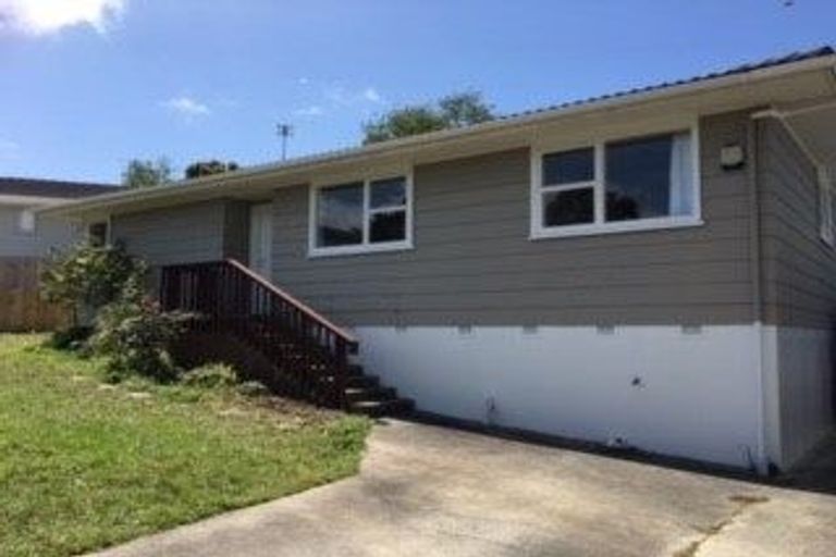 Photo of property in 9 Shale Avenue, Massey, Auckland, 0614