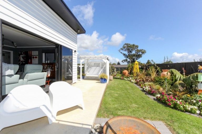 Photo of property in 23 Dreaver Drive, Waitara, 4320
