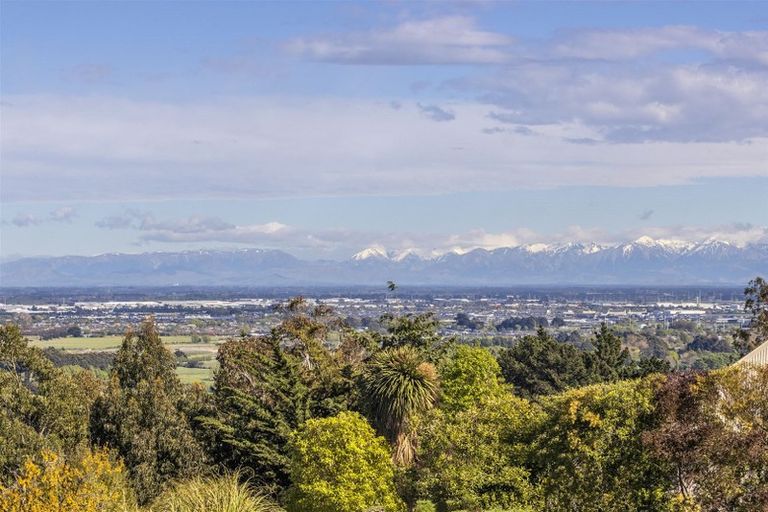 Photo of property in 5 Tarata Rise, Cashmere, Christchurch, 8022