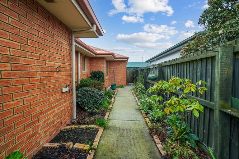 Photo of property in 3/117 Yaldhurst Road, Sockburn, Christchurch, 8042