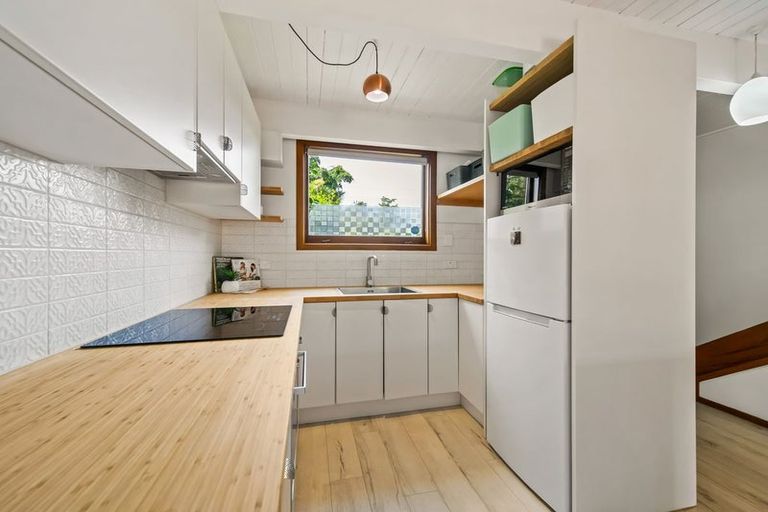 Photo of property in 2/25 Holly Road, St Albans, Christchurch, 8014