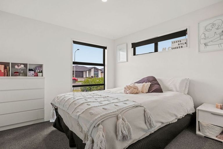 Photo of property in 17 Bill Hammond Drive, Belfast, 8051