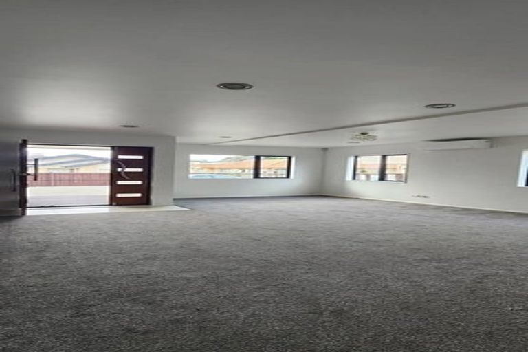 Photo of property in 38 Kenderdine Road, Papatoetoe, Auckland, 2025