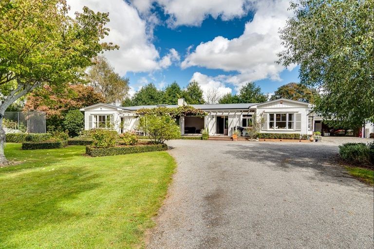 Photo of property in 32 Saint Andrews Road, Havelock North, 4130