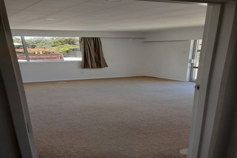 Photo of property in 2/306 Wellington Road, Wainuiomata, Lower Hutt, 5014
