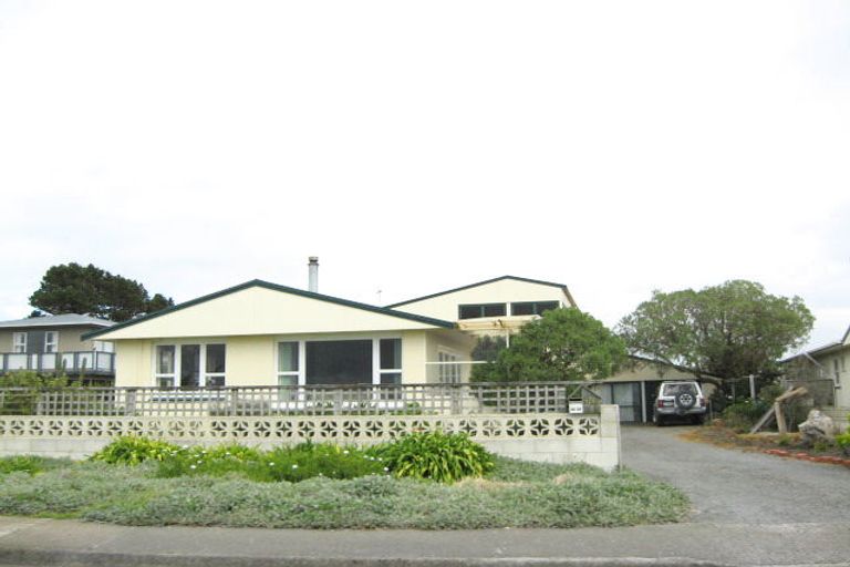 Photo of property in 126 Beach Road, Haumoana, 4102