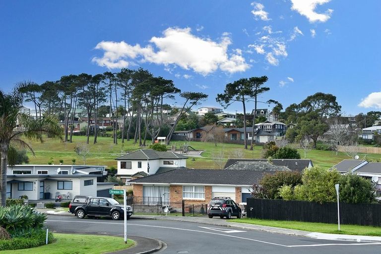Photo of property in 1/928 Whangaparaoa Road, Manly, Whangaparaoa, 0930