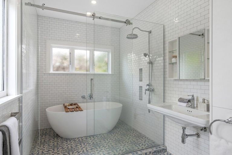 Photo of property in 86 Saint Martins Road, Saint Martins, Christchurch, 8022