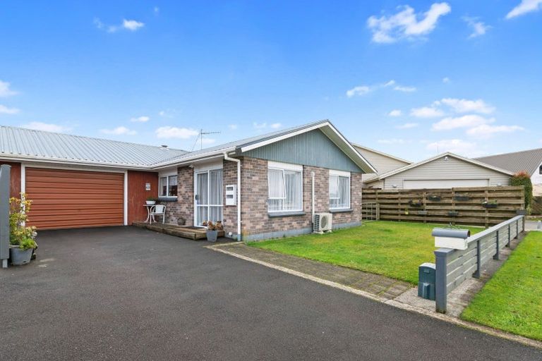 Photo of property in 29b Aquarius Drive, Kawaha Point, Rotorua, 3010