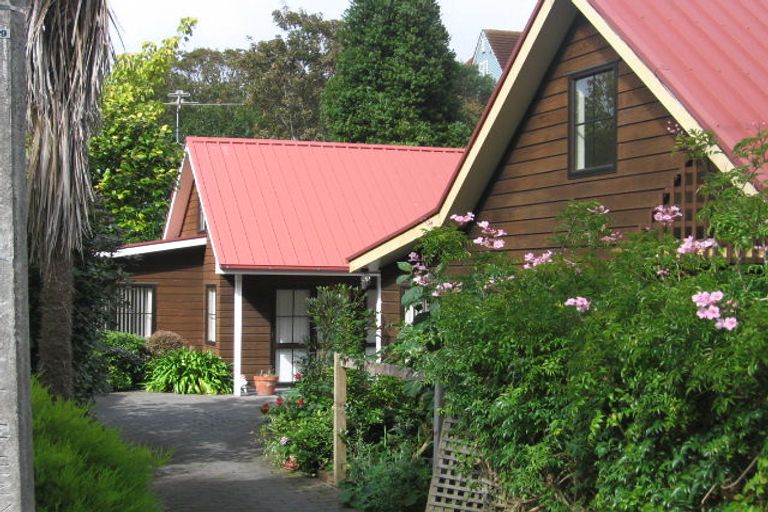 Photo of property in 60 Khandallah Road, Ngaio, Wellington, 6035