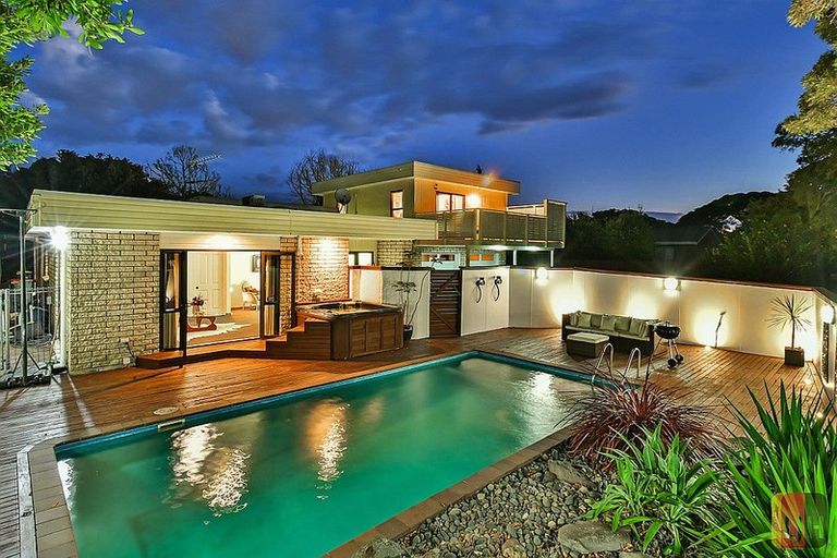 Photo of property in 74 Walter Strevens Drive, Conifer Grove, Takanini, 2112