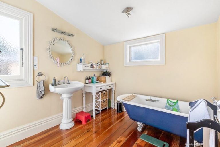 Photo of property in 106 Jellicoe Street, Martinborough, 5711