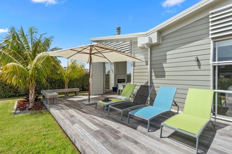 Photo of property in 15 Kewai Street, Omaha, 0986