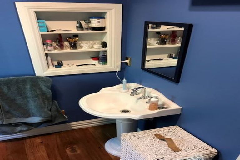 Photo of property in 294a Main Road, Tawa, Wellington, 5028