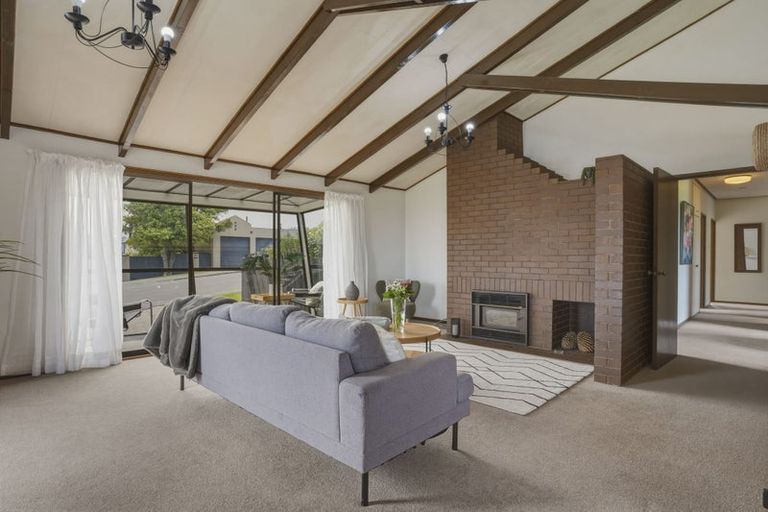 Photo of property in 122 Larnach Road, Vauxhall, Dunedin, 9013