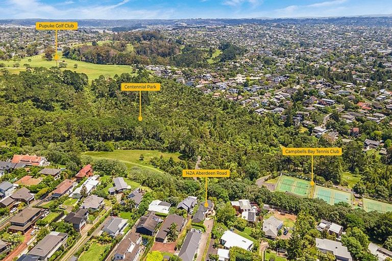 Photo of property in 1/142 Aberdeen Road, Campbells Bay, Auckland, 0620