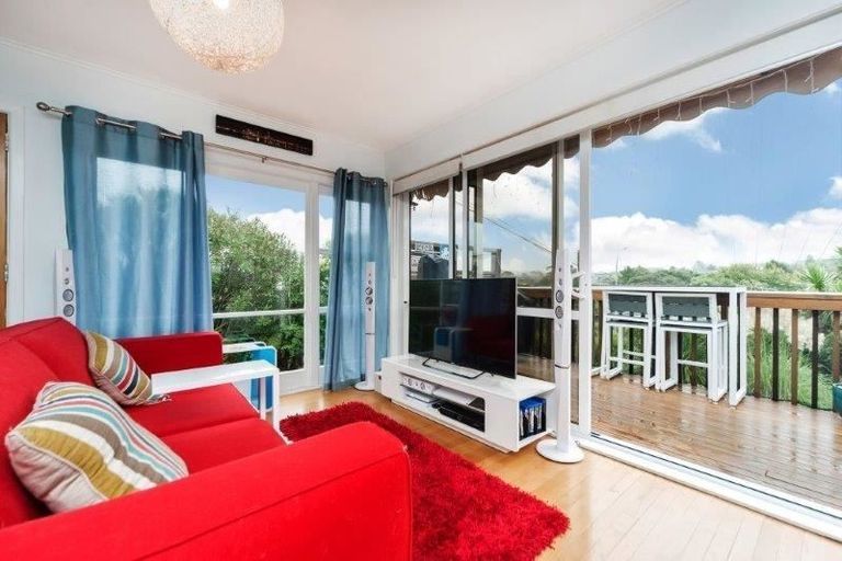 Photo of property in 3/89 Lake Road, Northcote, Auckland, 0627