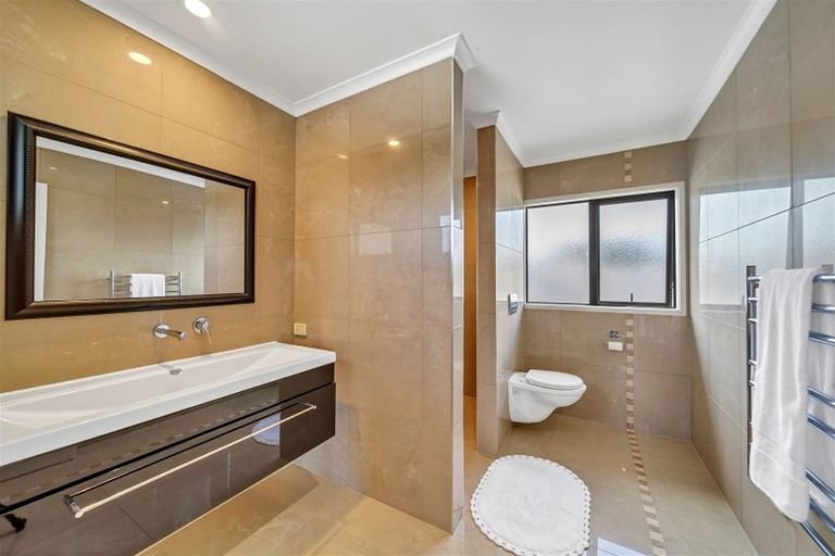 Photo of property in 9 Sampson Avenue, Waiwhakaiho, New Plymouth, 4312