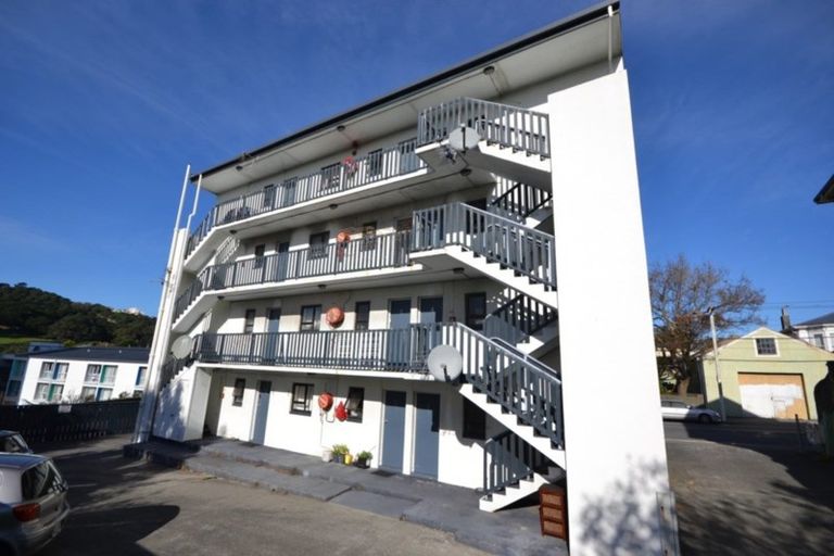 Photo of property in 6/52 Russell Terrace, Berhampore, Wellington, 6023