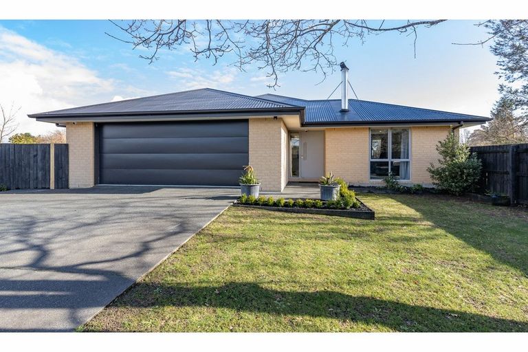 Photo of property in 177b High Street, Oxford, 7430