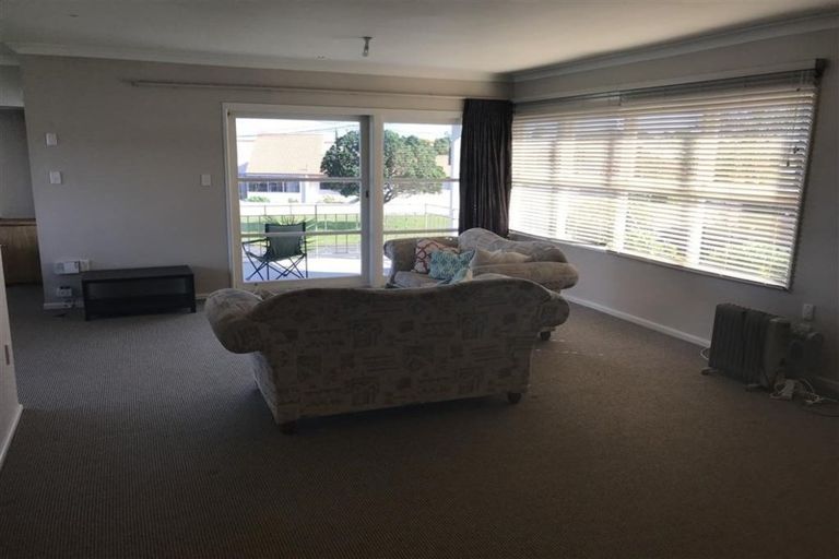 Photo of property in 2/1 Charles Street, Westshore, Napier, 4110