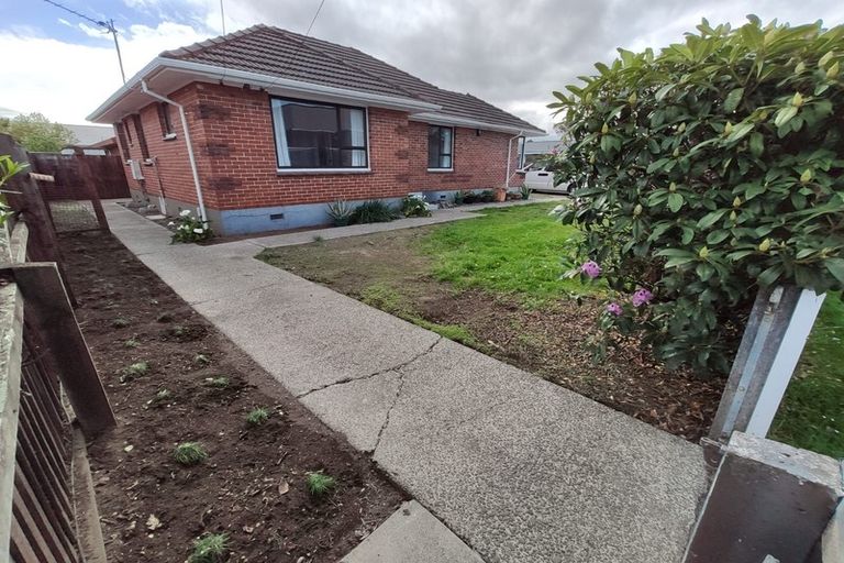 Photo of property in 2/15 Waimairi Road, Upper Riccarton, Christchurch, 8041
