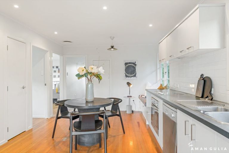 Photo of property in 18 Durham Street, Te Atatu Peninsula, Auckland, 0610