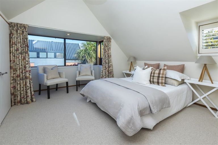 Photo of property in 114b Memorial Avenue, Burnside, Christchurch, 8053